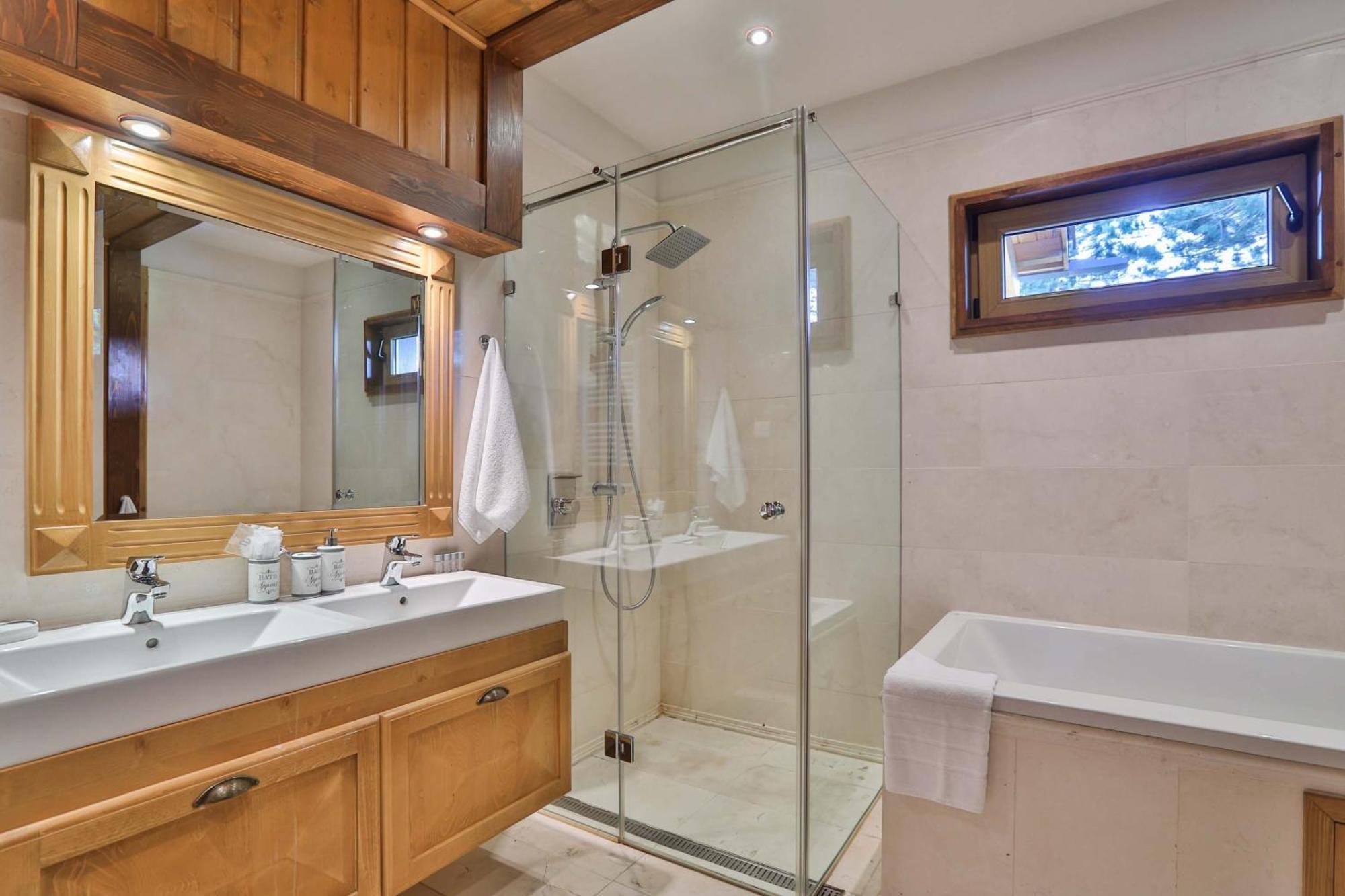 Luxury Chalets Pirin Golf & Country Club Bansko Bilik gambar