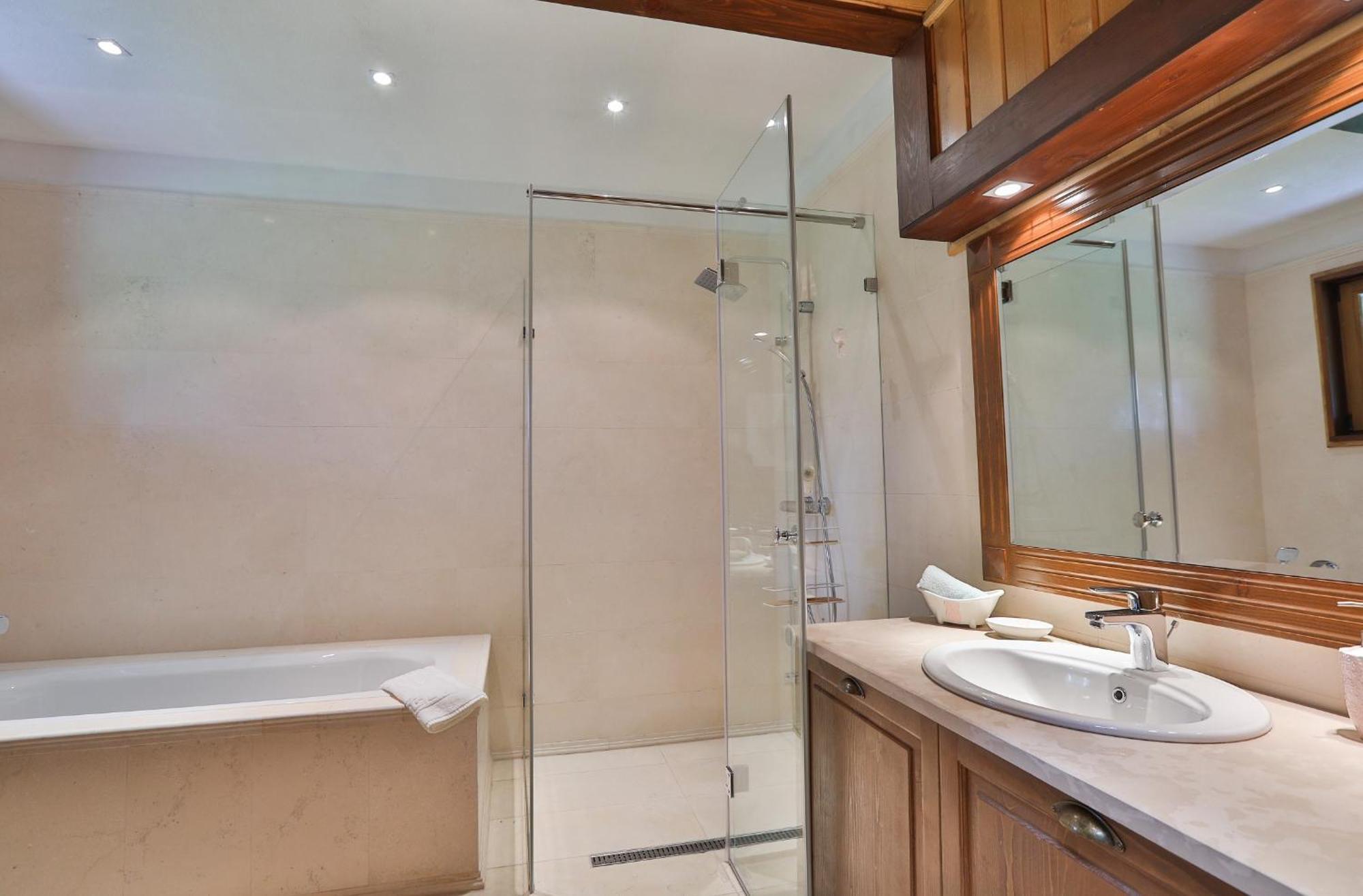Luxury Chalets Pirin Golf & Country Club Bansko Bilik gambar